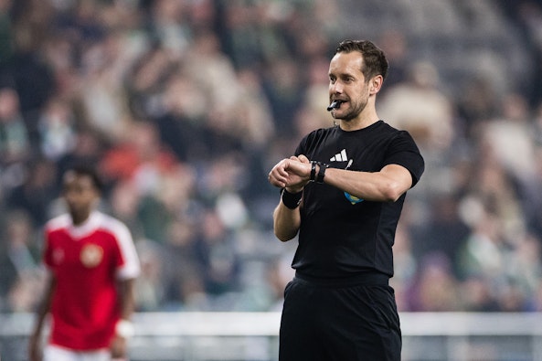 Domare fotboll - Bettingstugan