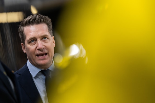 Sam Hallam - Förbundskapten Sverige, Tre Kronor - Bettingstugan