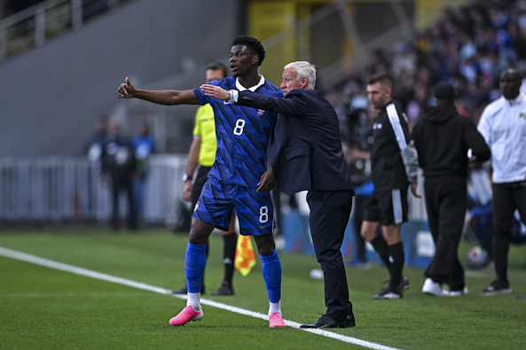 TCHOUAMENIE & DESCHAMPS Bettingstugan