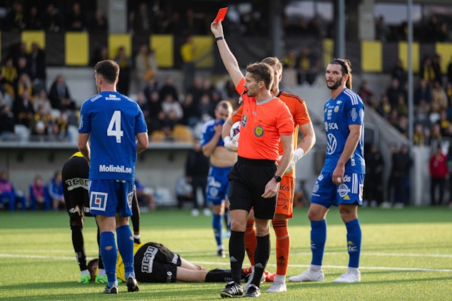 rött kort Blomqvist sundsvall