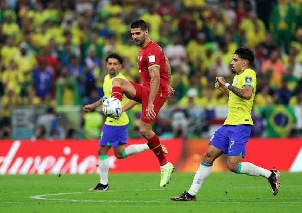 Mitrovic hade det inte enkelt mot Brasilien.