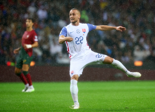 Stanislav Lobotka, defensiv slitvarg på mittfältet