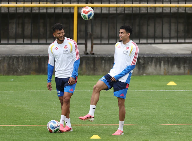 Colombias Luis Diaz Luis Suarez