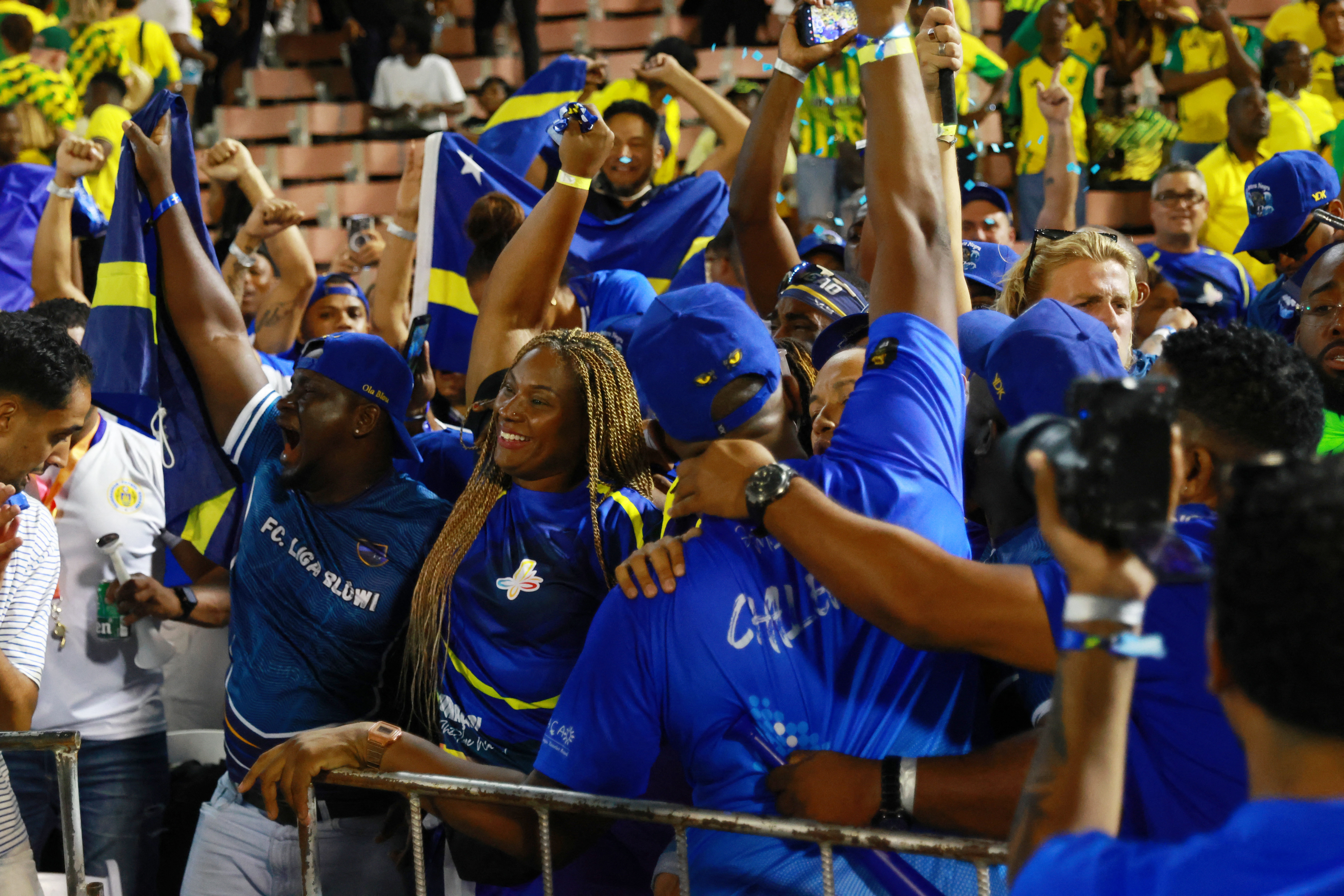 Curacao Fans