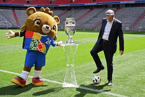 EM pokalen pa Allianz Arena