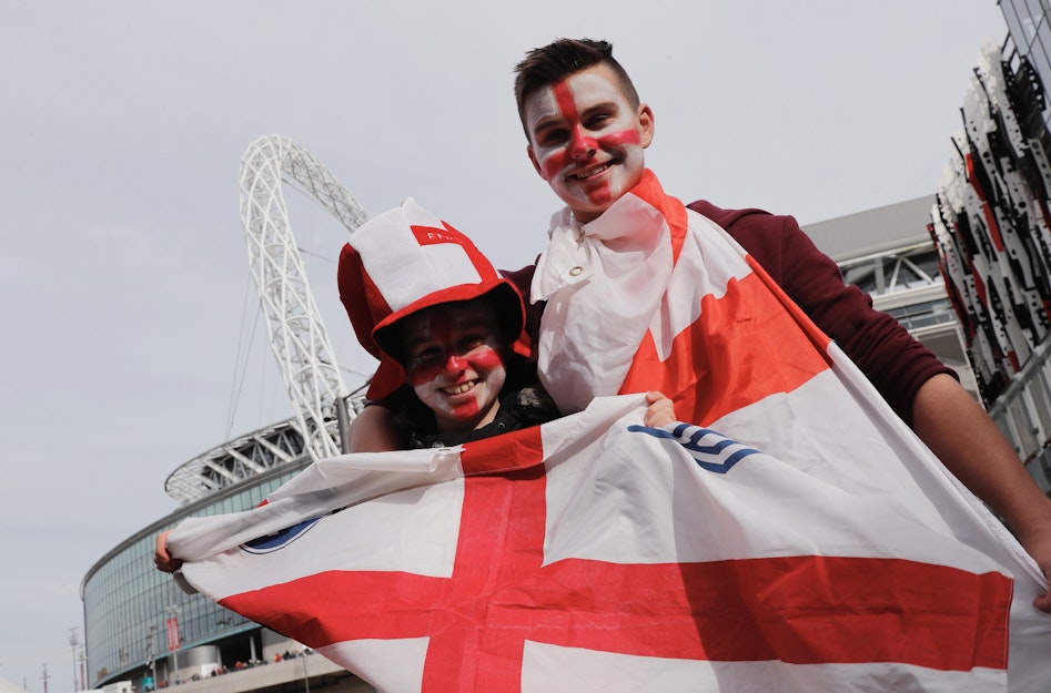 England fans infor en fotbollsmatch