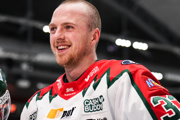 Frolundas Linus Hogberg jublar efter 3 4 under semifinal fem