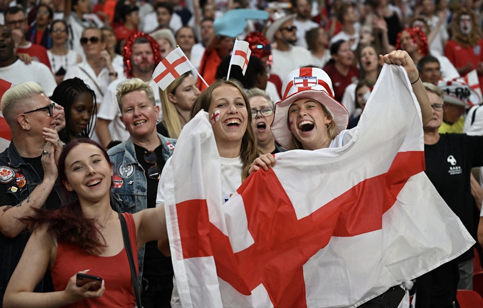 Glada engelska supportrar