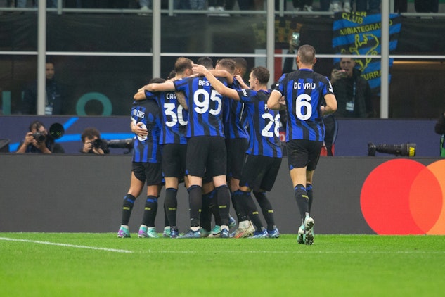 Inter spikas