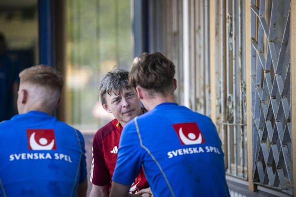 Jon Dahl Tomasson bygger vidare pa sitt svenska landslag