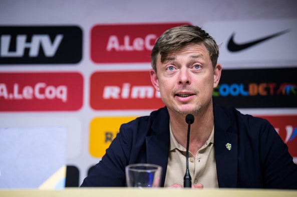 Jon Dahl Tomasson pa presstraff efter Estland matchen i UEFA Nations League