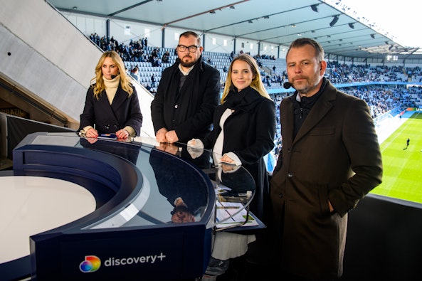 Karin Frick Alexander Axen Irma Helin och Mikael Stahre i Discovery studio infor en fotbollsmatch i Allsvenskan