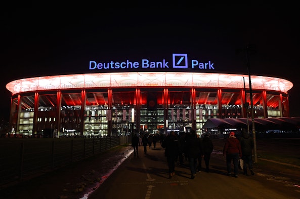 Kvallsbild pa Deutsche Bank Park i Frankfurt