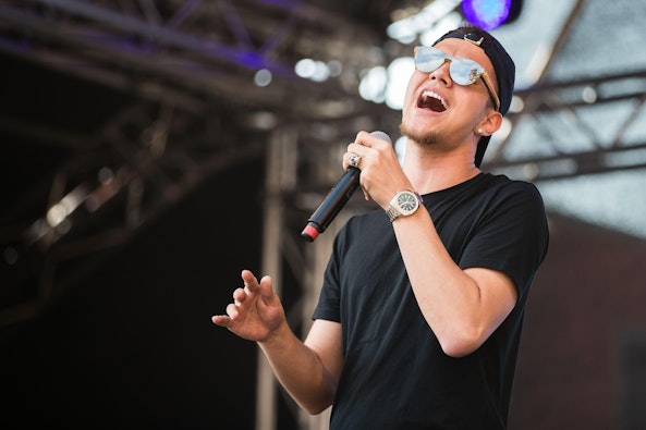 LIAMOO ar en av artisterna som tavlar i Mello