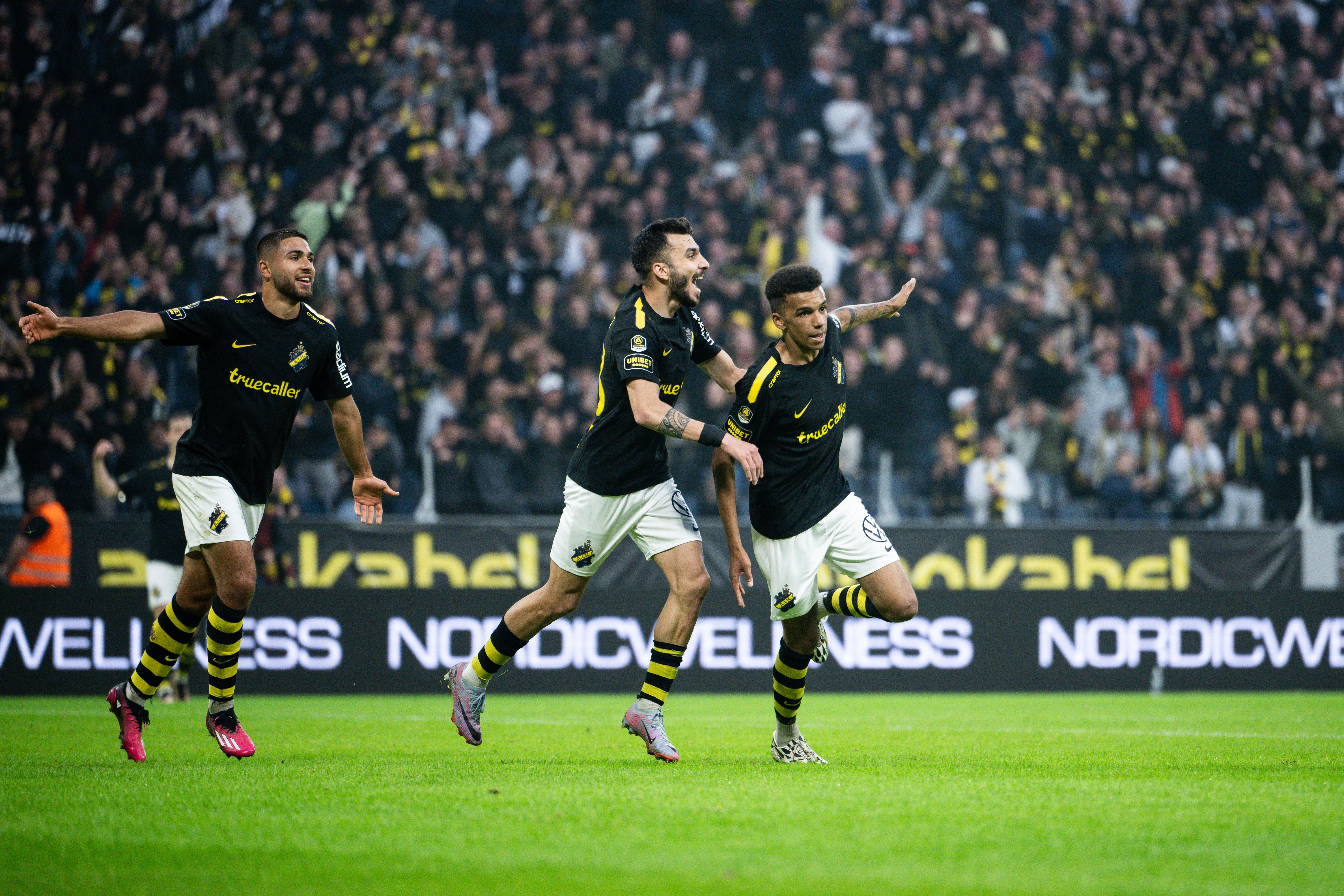 Modesto och Pittas AIK jubel