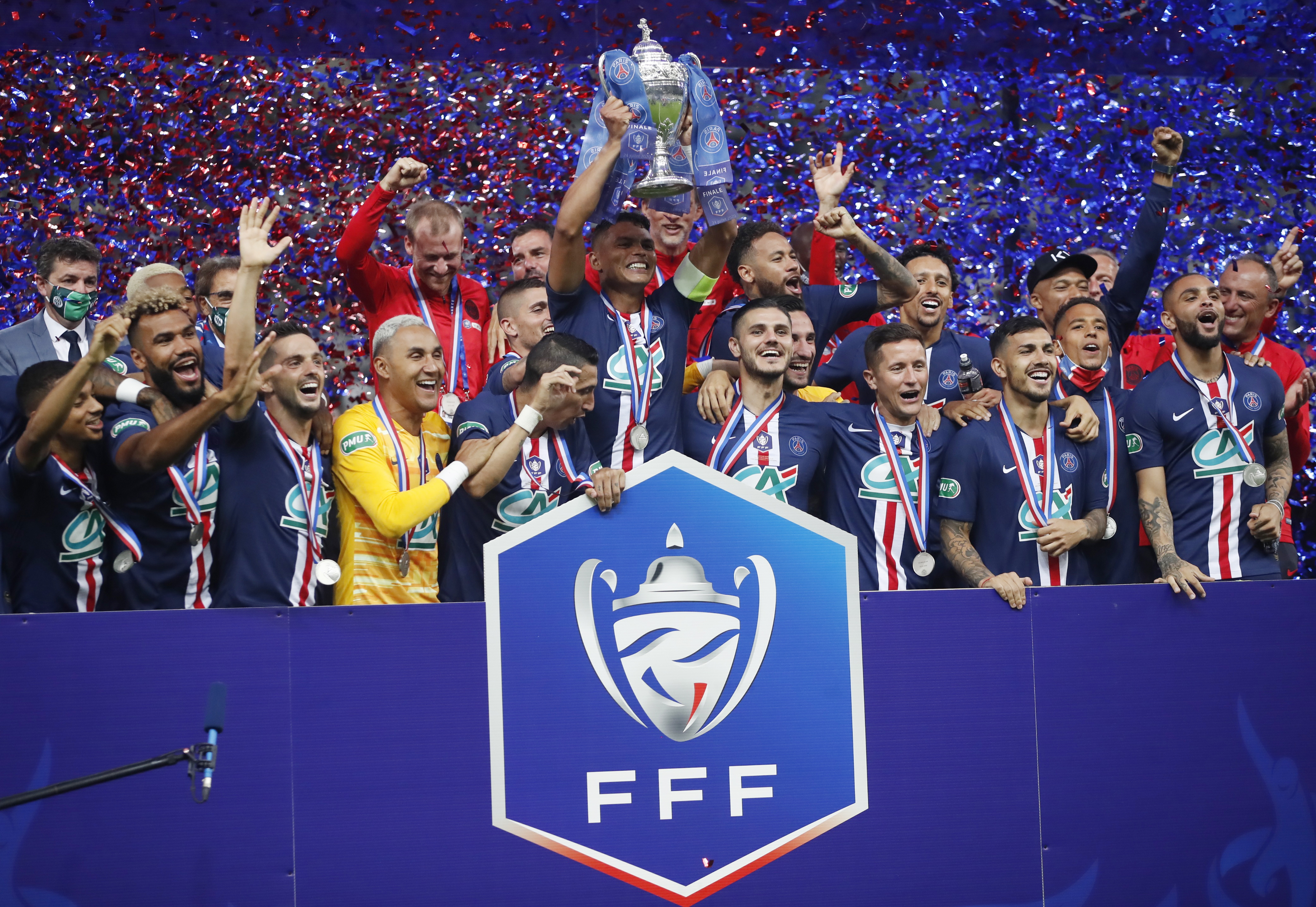 PSG lyfter bucklan i franska cupen