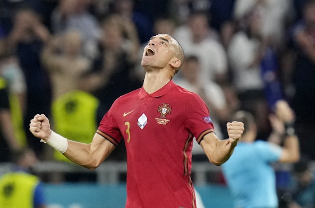 Pepe mittback Portugal Vm 2022