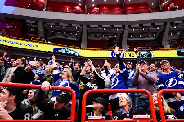 Publikbld fran NHL match i Sverige 2019