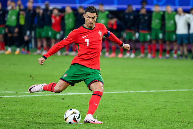 Ronaldo Portugal straff