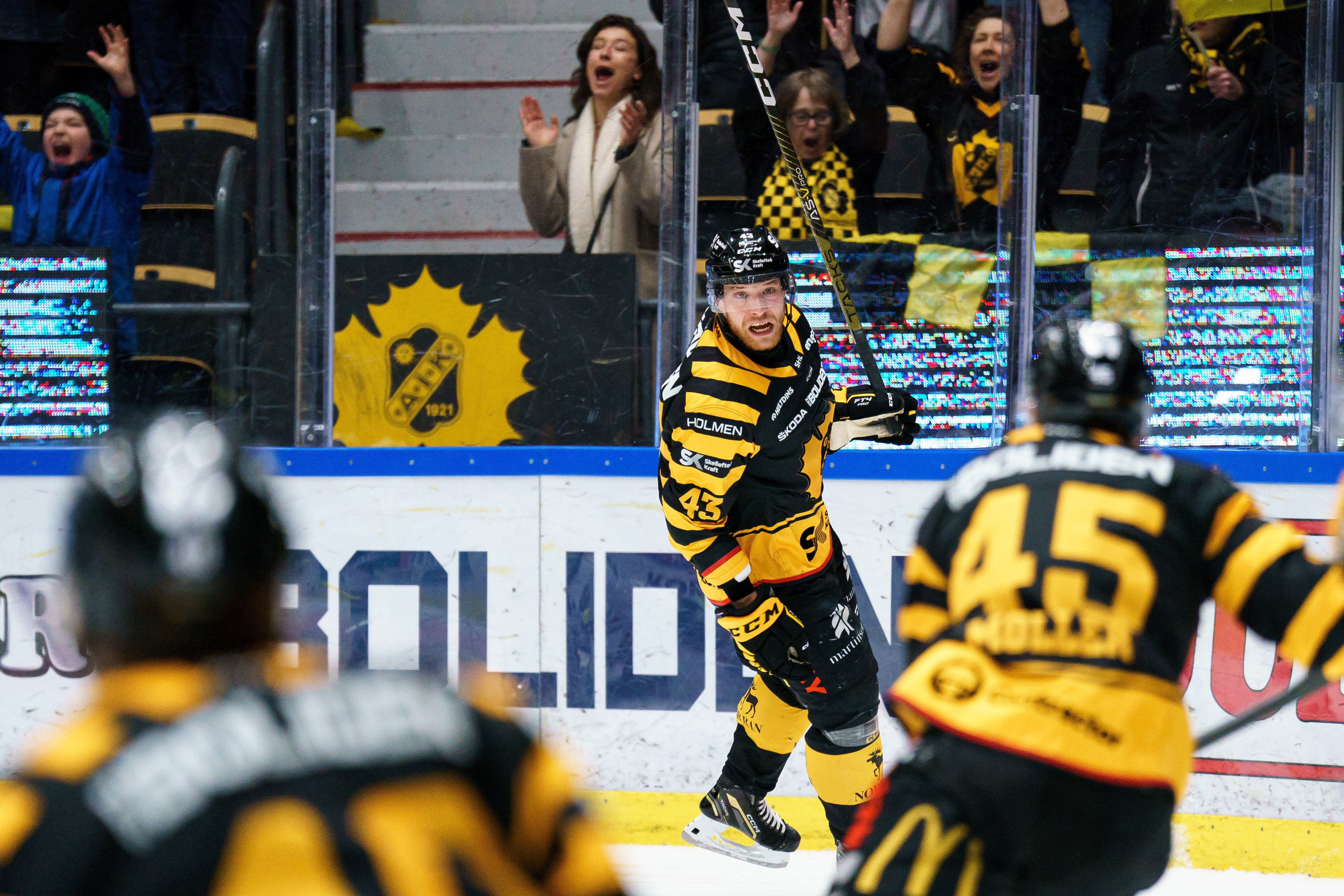 Skelleftea AIK firar mal SHL SM final
