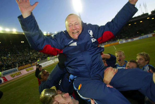 Soren Akeby har en hyllad och hissad guldtranare i Djurgardens IF