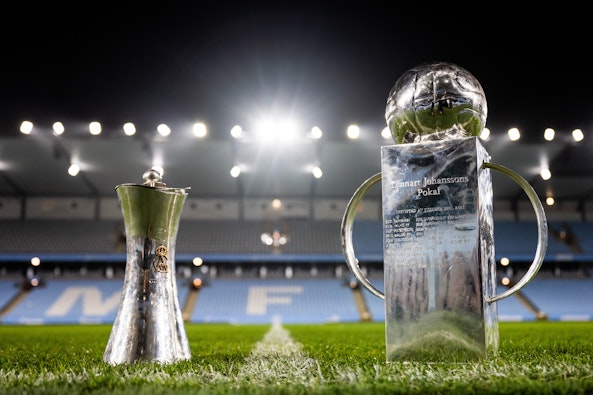 Svenska Cupen pokalen Gustaf VI Adolfs pokal och den Allsvenska Lennart Johanssons pokal pa Eleda Stadion