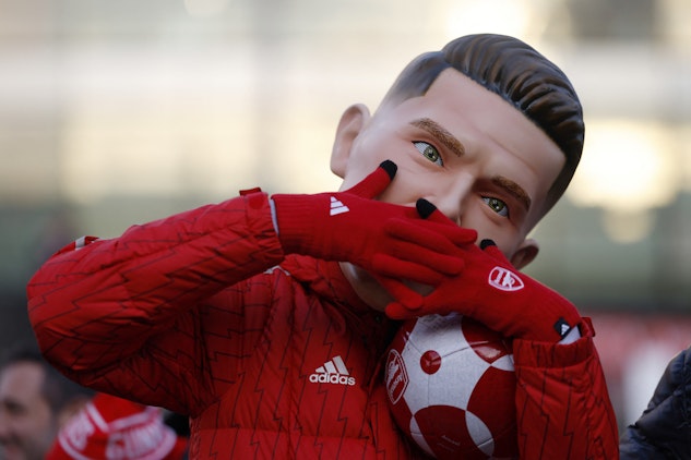 Viktor Gyokeres mask