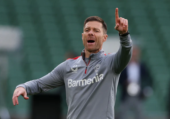 Xabi Alonso Bayer Leverkusen tranare